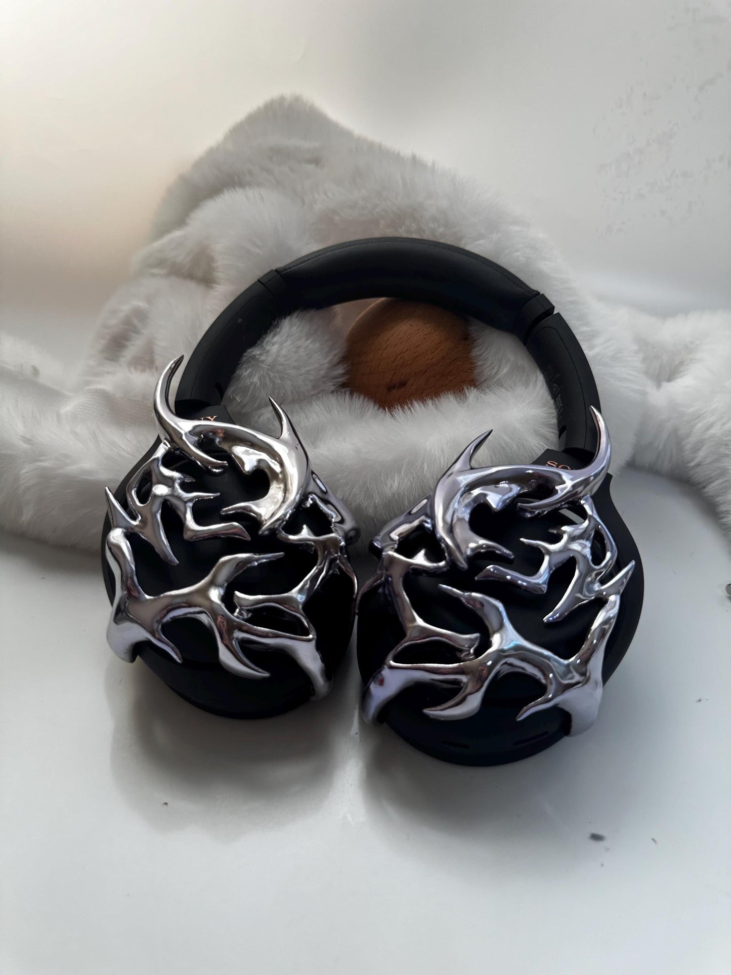 Sony WH-1000XM4 Thorn Attachment / Headphone Cases for Protection & Style
