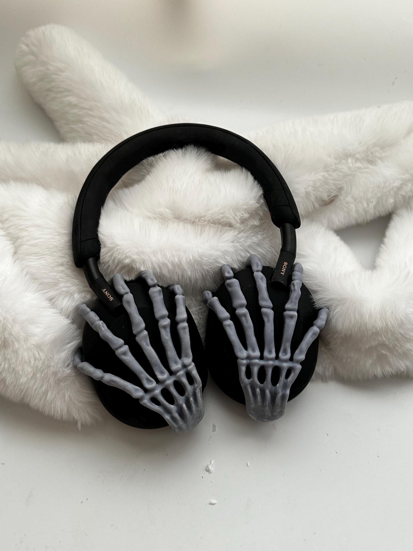 Sony WH-1000XM5 Skeleton Hand Earbuds Attachment / Sony xm5 Case / 3D Print Chrome Gold Silver/ Sony Case / Sonny Accessories / Skull